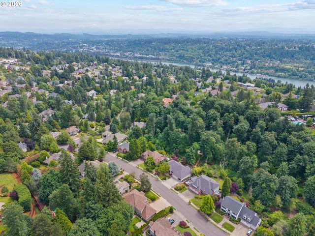 3420 BARRINGTON Dr, West Linn, OR 97068
