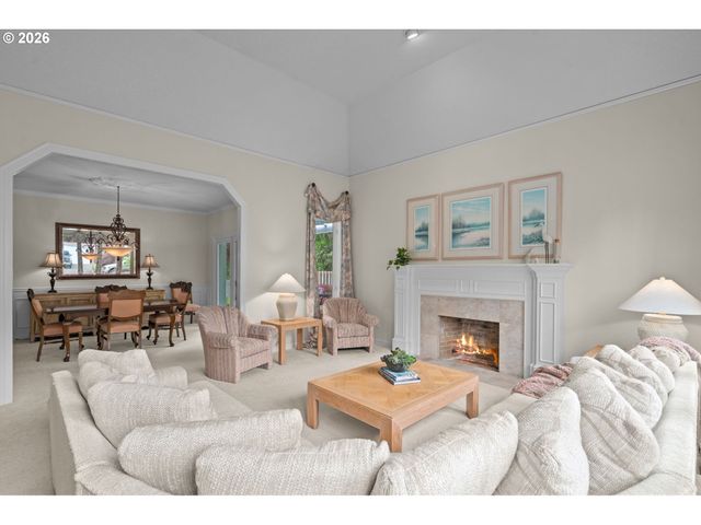 3420 BARRINGTON Dr, West Linn, OR 97068