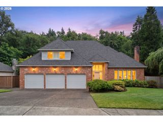 3420 BARRINGTON Dr, West Linn, OR 97068