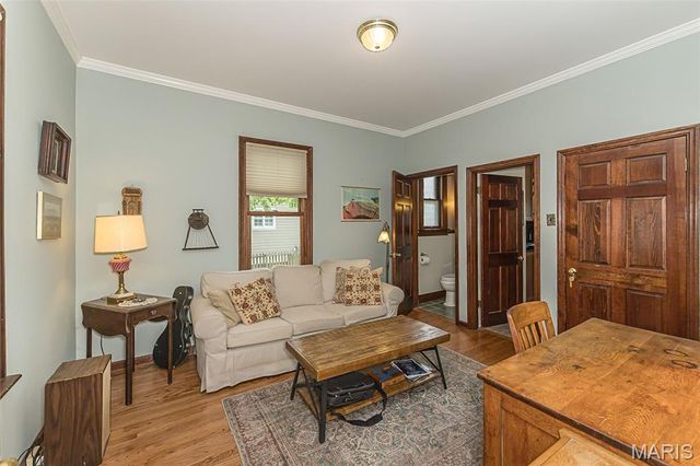 326 W Essex Avenue, Kirkwood, MO 63122