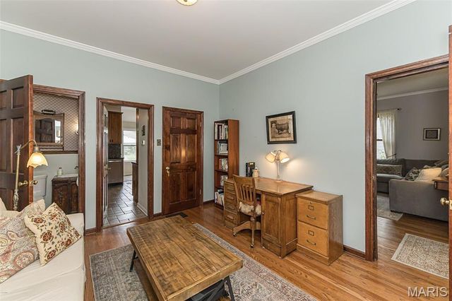 326 W Essex Avenue, Kirkwood, MO 63122