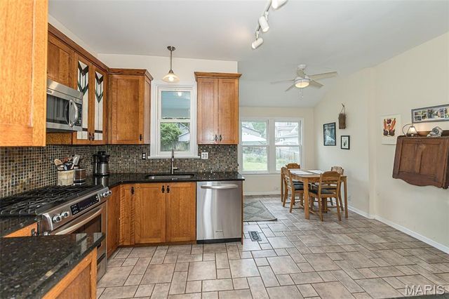 326 W Essex Avenue, Kirkwood, MO 63122