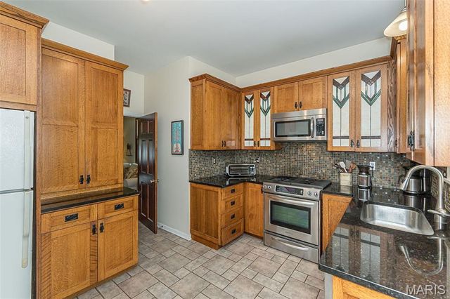 326 W Essex Avenue, Kirkwood, MO 63122
