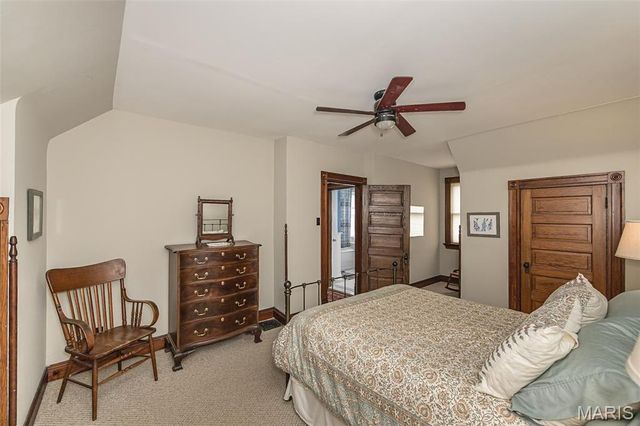 326 W Essex Avenue, Kirkwood, MO 63122