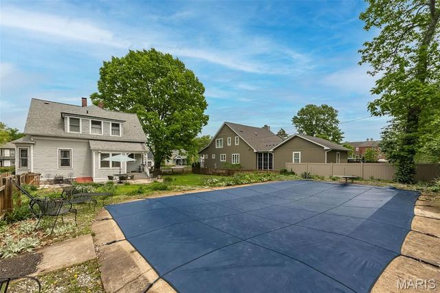 326 W Essex Avenue, Kirkwood, MO 63122