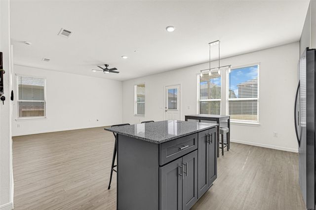 318 Maple Bark Trail, Conroe, TX 77378