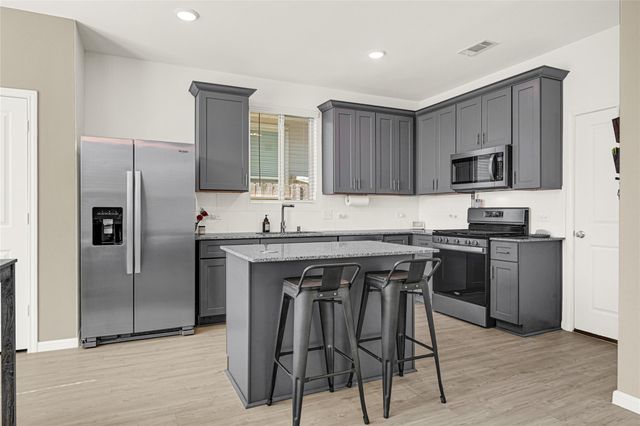 318 Maple Bark Trail, Conroe, TX 77378