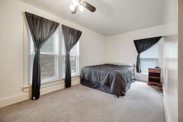 198 E. Jefferson Street, Hampshire, IL 60140