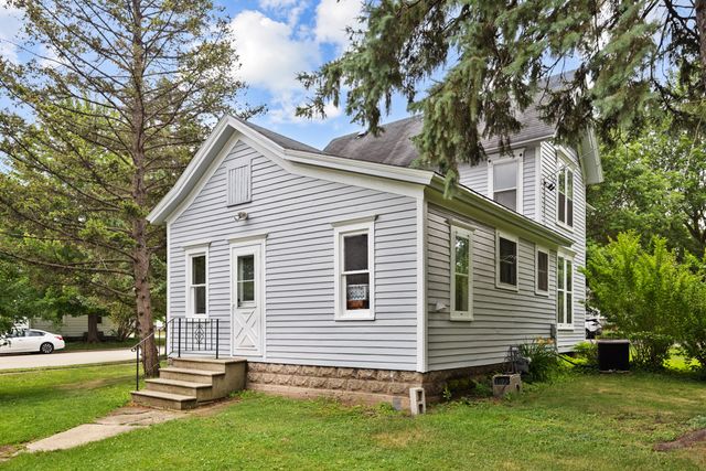 198 E. Jefferson Street, Hampshire, IL 60140