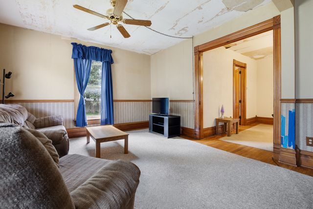 198 E. Jefferson Street, Hampshire, IL 60140