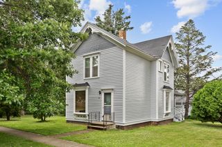 198 E. Jefferson Street, Hampshire, IL 60140