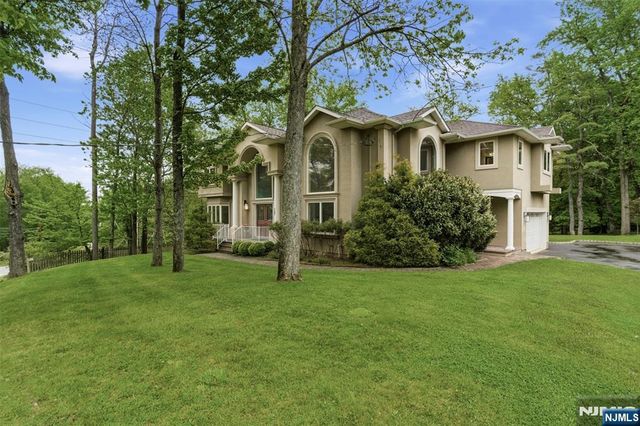 767 Orangeburgh Road, River Vale, NJ 07675
