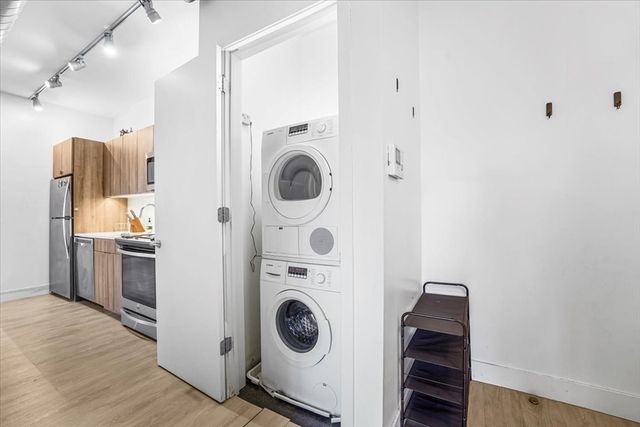 9 Medford St 201, Somerville, MA 02143