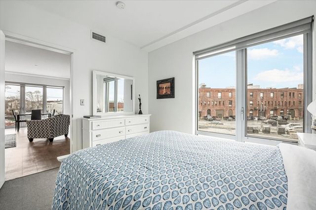 9 Medford St 201, Somerville, MA 02143
