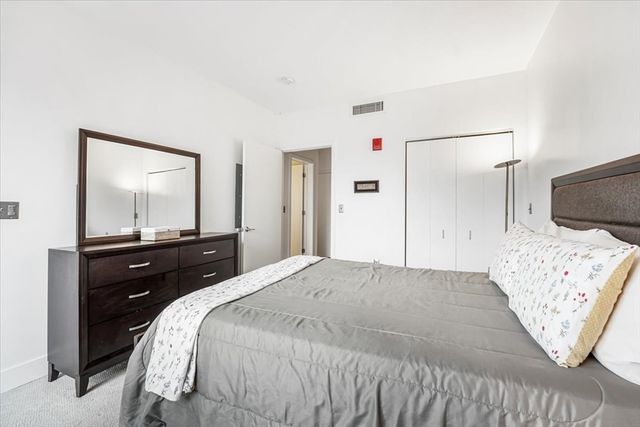 9 Medford St 201, Somerville, MA 02143