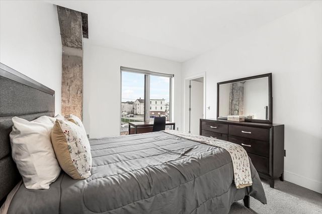 9 Medford St 201, Somerville, MA 02143