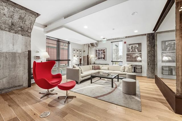 9 Medford St 201, Somerville, MA 02143