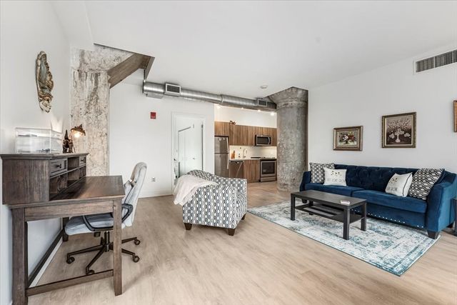 9 Medford St 201, Somerville, MA 02143