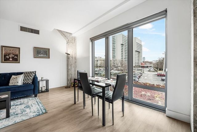 9 Medford St 201, Somerville, MA 02143