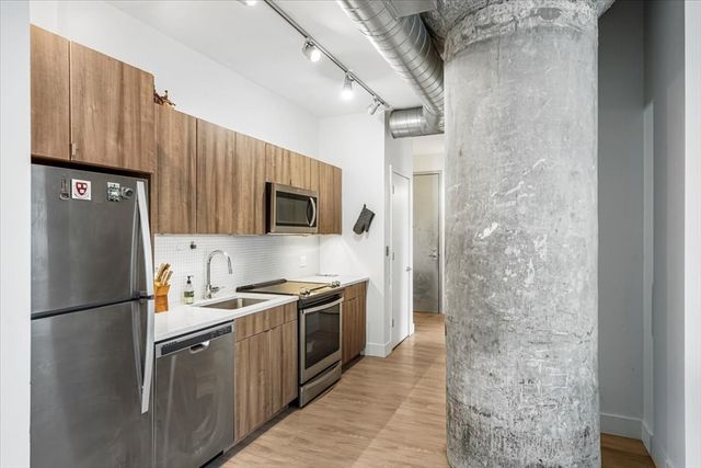 9 Medford St 201, Somerville, MA 02143