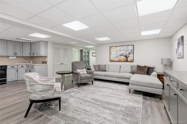 504 Staples Street, Farmingdale, NY 11735