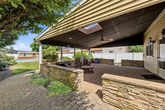 504 Staples Street, Farmingdale, NY 11735