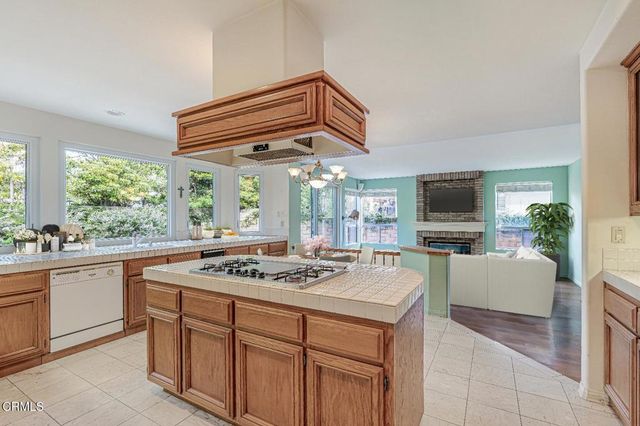 2211 Pebble Beach Trail, Oxnard, CA 93036