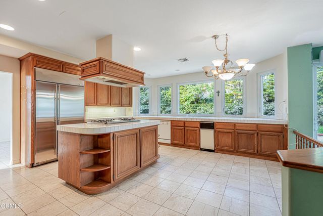 2211 Pebble Beach Trail, Oxnard, CA 93036