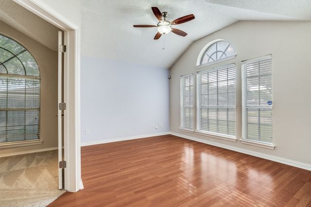 3821 Staghorn Circle N, Fort Worth, TX 76137