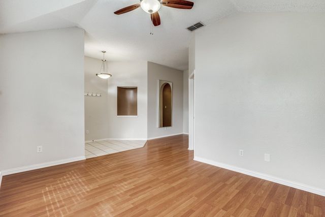 3821 Staghorn Circle N, Fort Worth, TX 76137