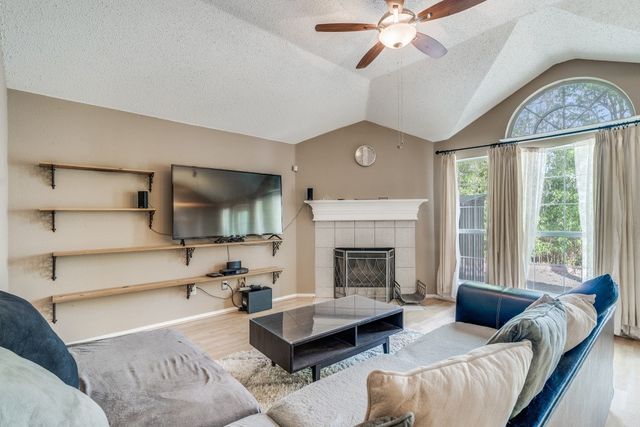 3821 Staghorn Circle N, Fort Worth, TX 76137