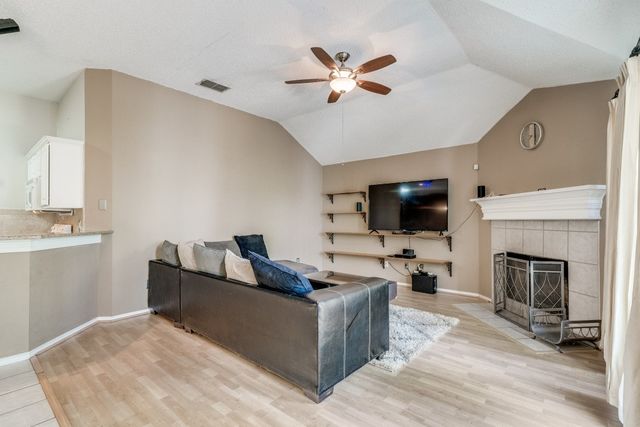 3821 Staghorn Circle N, Fort Worth, TX 76137