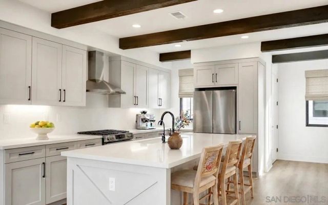 1602 San Remo Pl 104, Encinitas, CA 92024