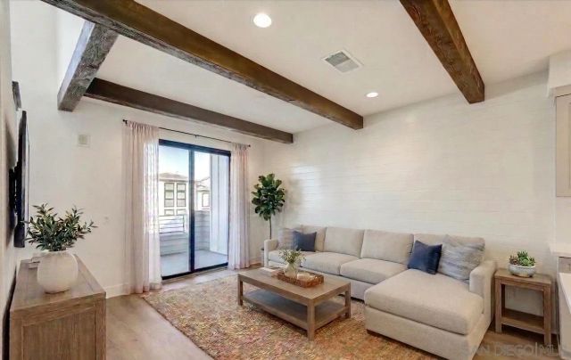 1602 San Remo Pl 104, Encinitas, CA 92024