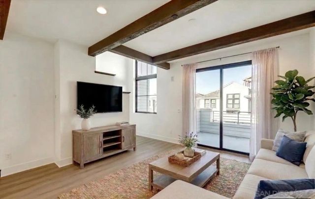 1602 San Remo Pl 104, Encinitas, CA 92024