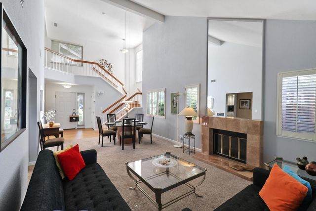 1932 University Park Dr, Sacramento, CA 95825