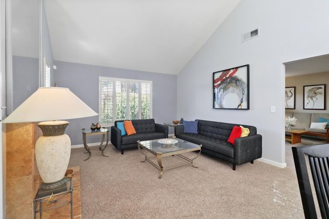 1932 University Park Dr, Sacramento, CA 95825