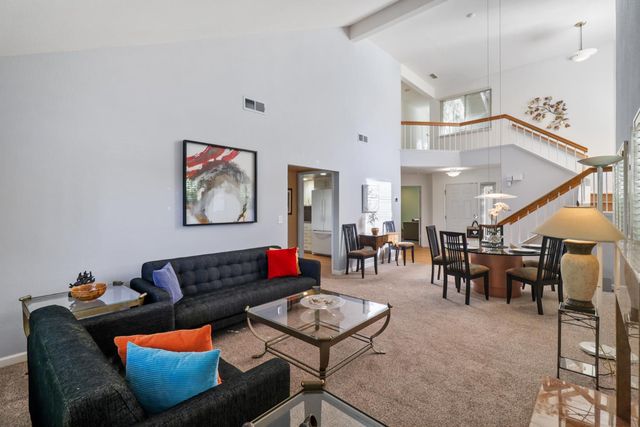 1932 University Park Dr, Sacramento, CA 95825