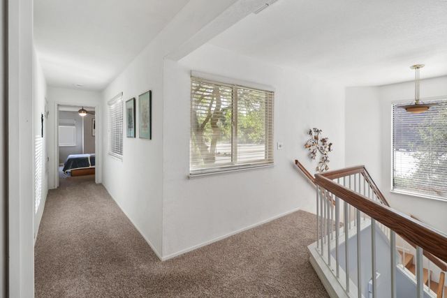 1932 University Park Dr, Sacramento, CA 95825