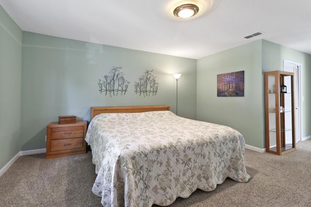 1932 University Park Dr, Sacramento, CA 95825