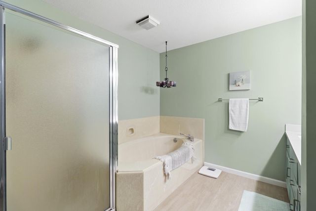 1932 University Park Dr, Sacramento, CA 95825