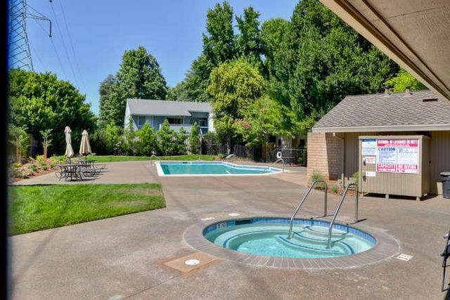 1932 University Park Dr, Sacramento, CA 95825