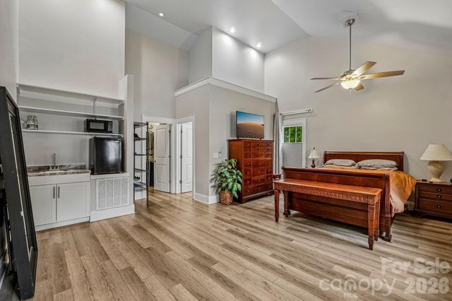 611 E 37th Street, Charlotte, NC 28205