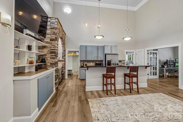 611 E 37th Street, Charlotte, NC 28205