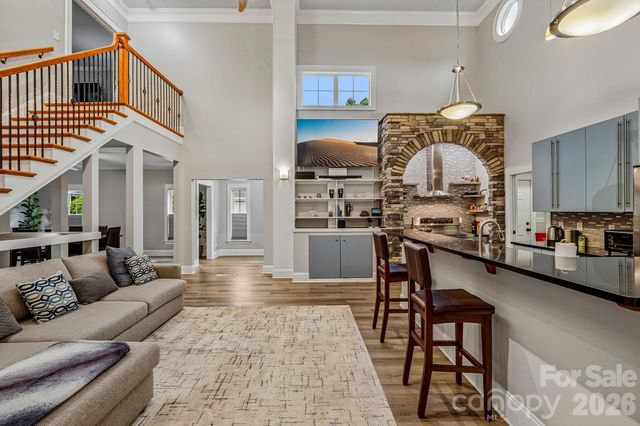 611 E 37th Street, Charlotte, NC 28205