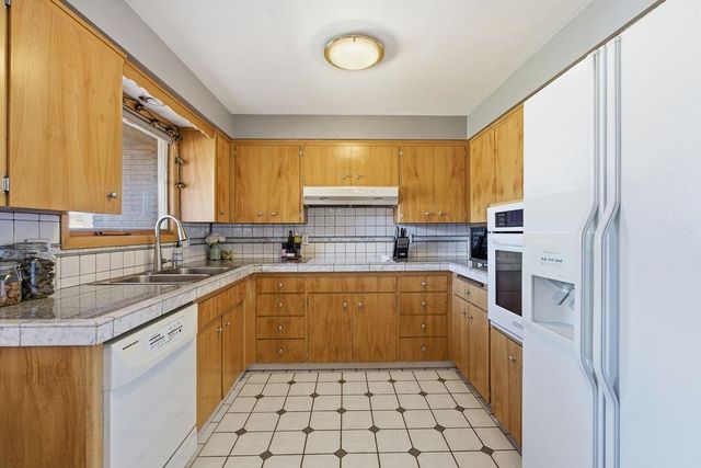 5827 N Fleming St, Spokane, WA 99205