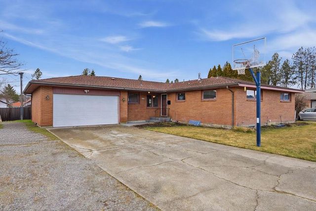 5827 N Fleming St, Spokane, WA 99205