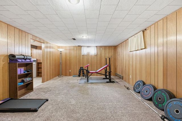 5827 N Fleming St, Spokane, WA 99205