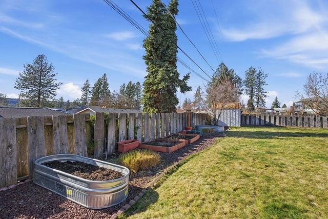 5827 N Fleming St, Spokane, WA 99205