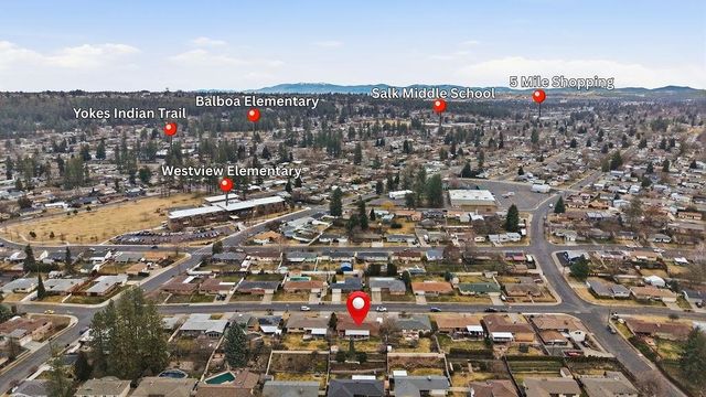 5827 N Fleming St, Spokane, WA 99205